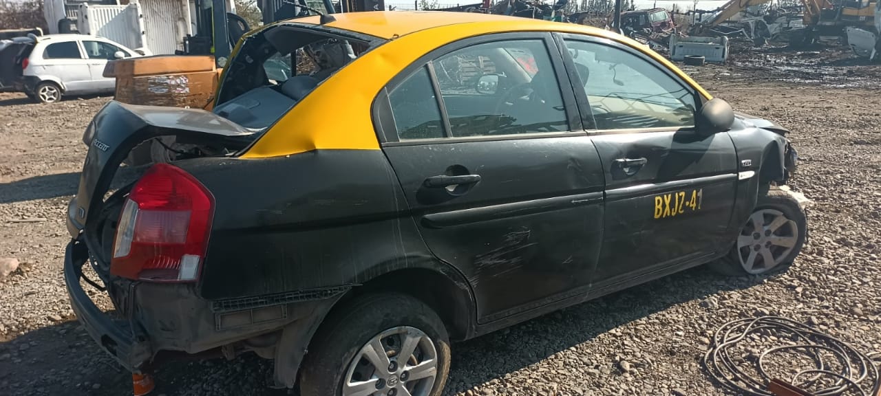  Hyundai ACCENT 2005    EN DESARME